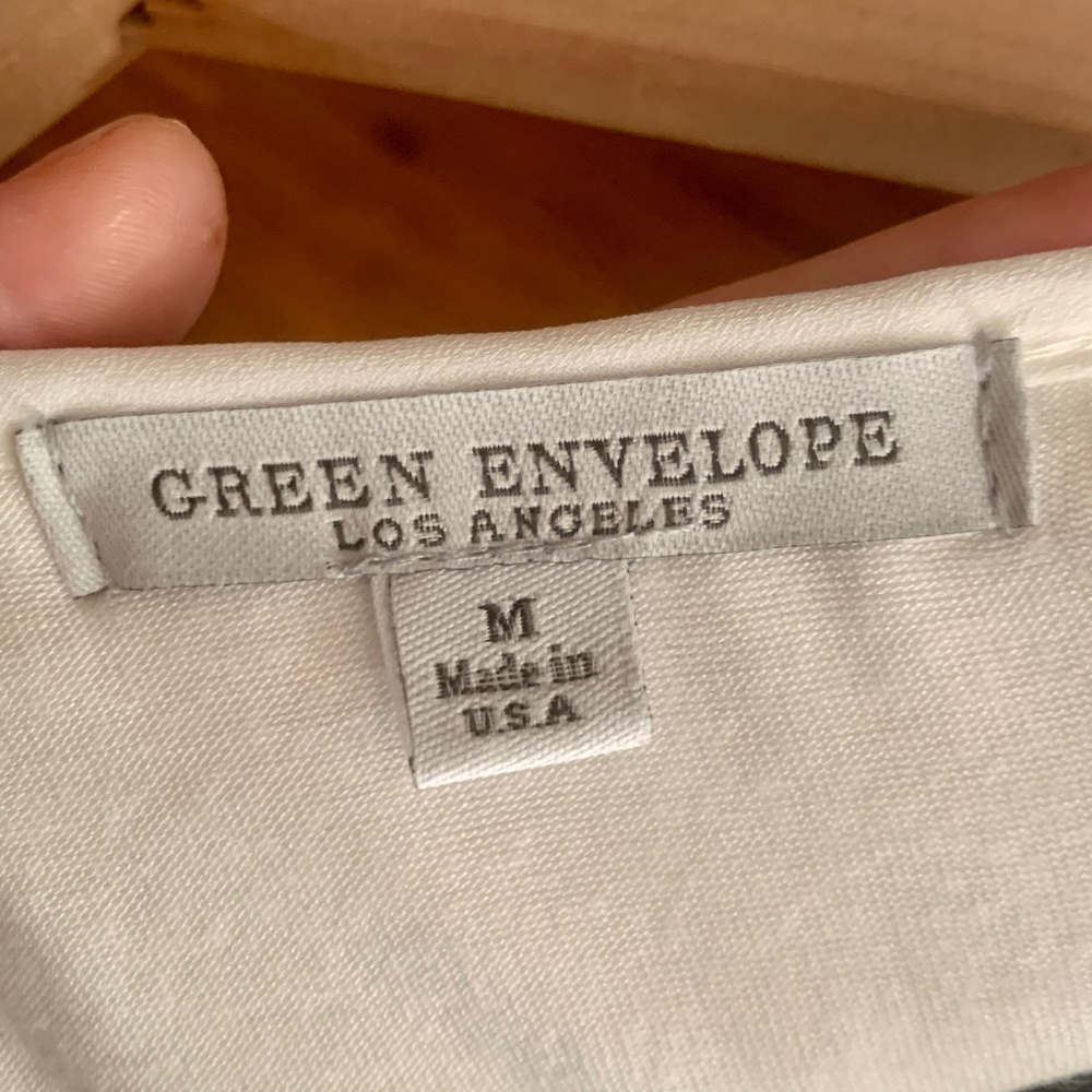 Green Envelope White Sleeveless Layered Blouse - Picture 5 of 6